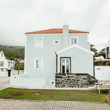 Aires Hostel