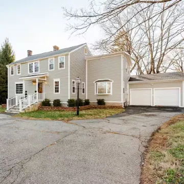Spacious Retreat with Game Room