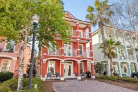 6BR Beach Home 5-min Walk to Ocean Resort Pool