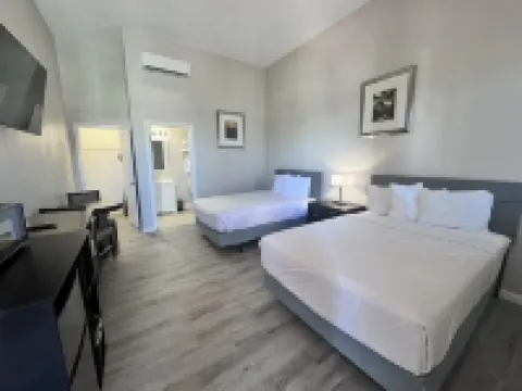 John's Pass Hotel