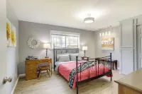 Cozy Shenandoah Home < 2 Mi to the Woodlands Mall! - 3-Sterne