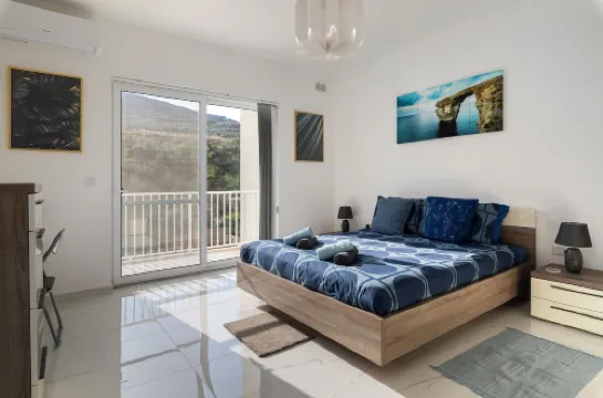 3BR Country Retreat with Large Terrace