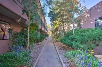 Santa Fe Bungalow about 2 Mi to Downtown! - Condos