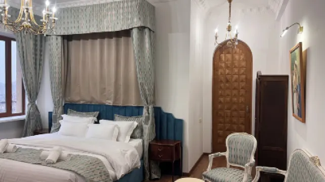 Otyak Plaza Hotels in 