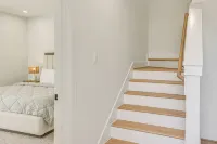 Sleek & Spacious! Prime Houston Home Near NRG