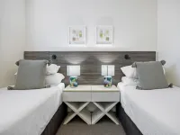 Beachside 2-Bed with Pools, Gym, BBQ and Parking - Homestays