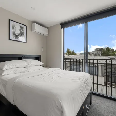 Modern 3-Bedroom Townhouse in Quiet Greenway