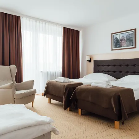 Hotel Logos Отели рядом с достопримечательностью «Галерея Ле Герн»