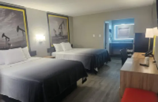 Super 8 by Wyndham Hobbs