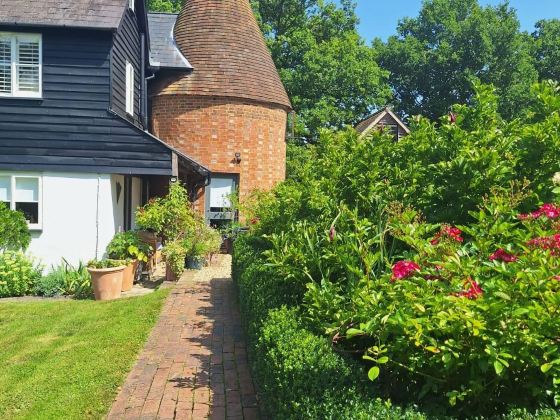 The Smarden Snug for Garden Lovers