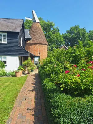 The Smarden Snug for Garden Lovers