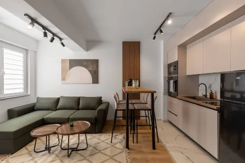 Centrally Located Cozy D&O Apartment - 2-Star