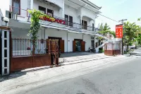 RedDoorz Near Puro Mangkunegaran