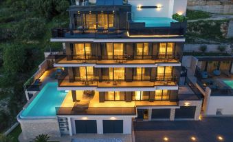Aurelia 8