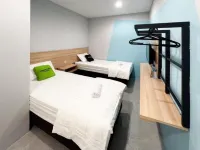Urbanview Manukan Family Inn Surabaya - Bãi đậu xe