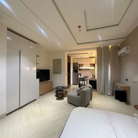 Lia's Court Apartments