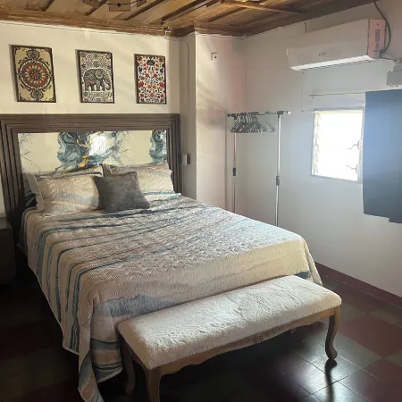 Club 27 - Hostal, Cafe & Spa