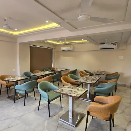 P K Unicorn Hotel And Banquet