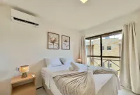 Beachfront Duplex B por Be My Guest - Homestays