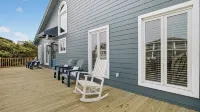 Lighthouse by Avantstay Beachfront View Home w/ Pool Table & Ping Pong