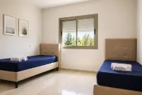 Luxury Oasis  S 2 Comfort at the Garden in Carthage โรงแรมใน