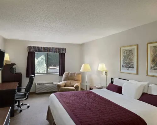 Baymont by Wyndham Whitewater Hotels in Walworth County