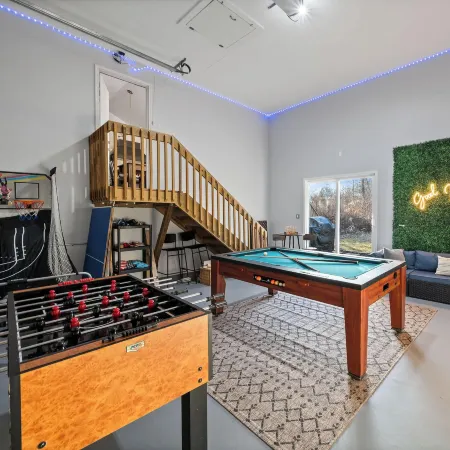 Lake Geneva Hous Family Fun With Pool Table