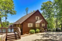 Game Room, Dock & More! Panoramic Lakefront Oasis - 4 tähden