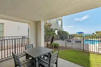 Miramar Beach Retreat - Beachfront and Poolside - Ocean View