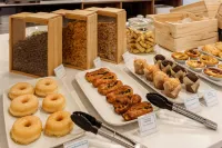 Made Inn Entroncamento - Breakfast