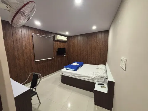 Hotel Tuk Tuk Palace