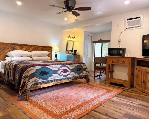 Town-N-Country Cottages Hotels in Manitou Springs