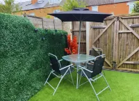 2Br-Sleeps3 -Family Friendly -Free Parking -Garden