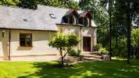 Little Red Rooster Rest and Spa