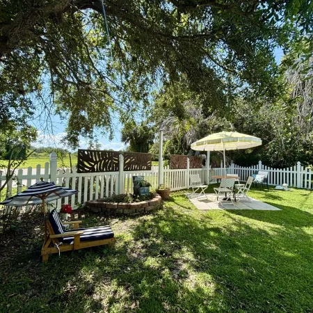 Island View Cottages Sebastian