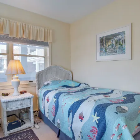 Breezy Oak Bluffs Condo - Steps to Inkwell Beach!