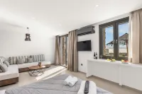 Lithia Exclusive Villas