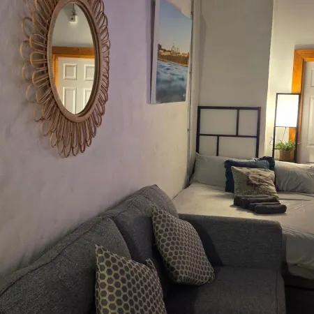 Beachfront Studio Suite Downhill
