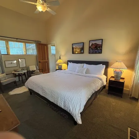 View stunning sunsets and enjoy cozy comfort steps from the heart of Sisters.