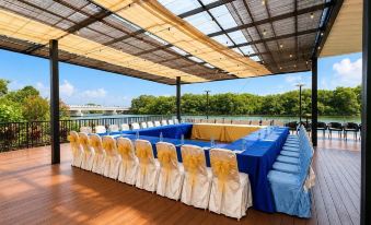 Grand Resort & Residences