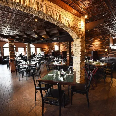 Hamilton Inn Select Beachfront Mackinaw City Hotels in Cheboygan County