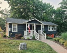 The Bungalow at Eagleville Lake Under 3 miles to UCONN!
