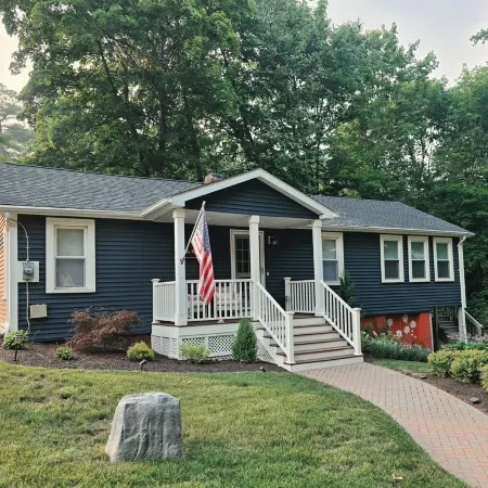 The Bungalow at Eagleville Lake Under 3 miles to UCONN!