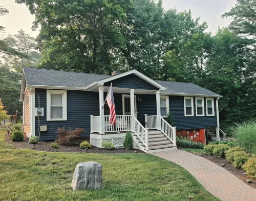 The Bungalow at Eagleville Lake Under 3 miles to UCONN! - WiFi