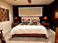 Cowgirl Craftsman - Private King Suite Upstairs -  Historic Downtown J'Ville - Apartments
