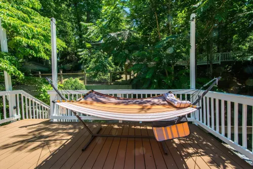 Dog Friendly Cottage on Lake Pontoon Available - 4-Star