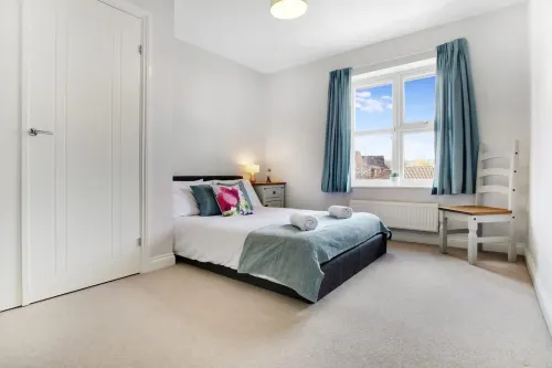 Duplex Apartment Close to A1 Private car Park - 2-Star