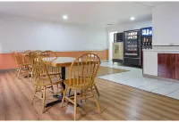 Motel 6 Sidney, Oh - 2-Star