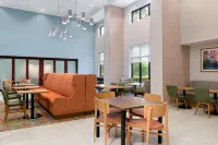Hampton Inn & Suites Prattville - breakfast
