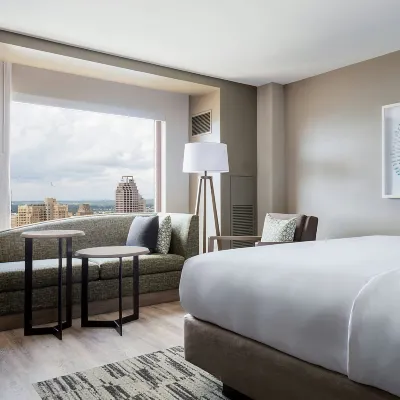 San Antonio Marriott Rivercenter on the River Walk Hotels near Farias Park